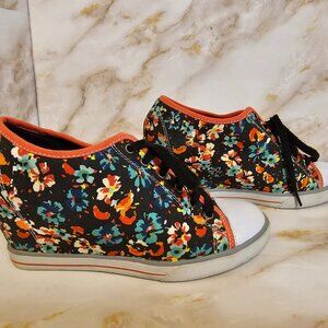 SO Floral Canvas Lace Up Wedges, Size 9
